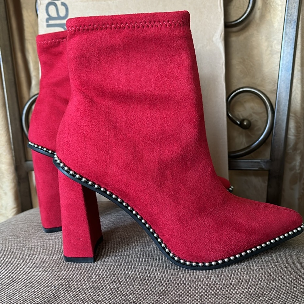 NIB womens toe red suede ankle boots